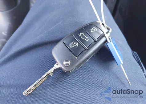 2018 Audi Q3 2.0T Premium/2.0T Sport Premium z USA, uszkodzony, nr VIN WA1HCCFS8JR031587